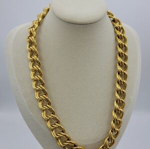 Chunky Goldtone Choker Chain Necklace ▪︎ Spring Clasp